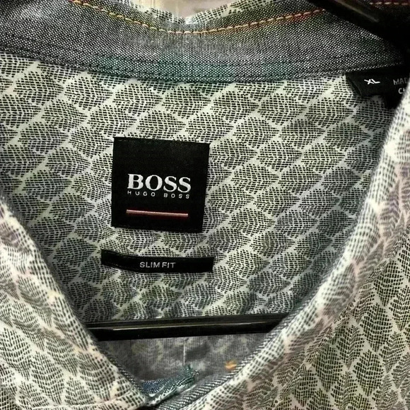 Mens  Hugo Boss S/S Button Up Shirt XL - Picture 2 of 4